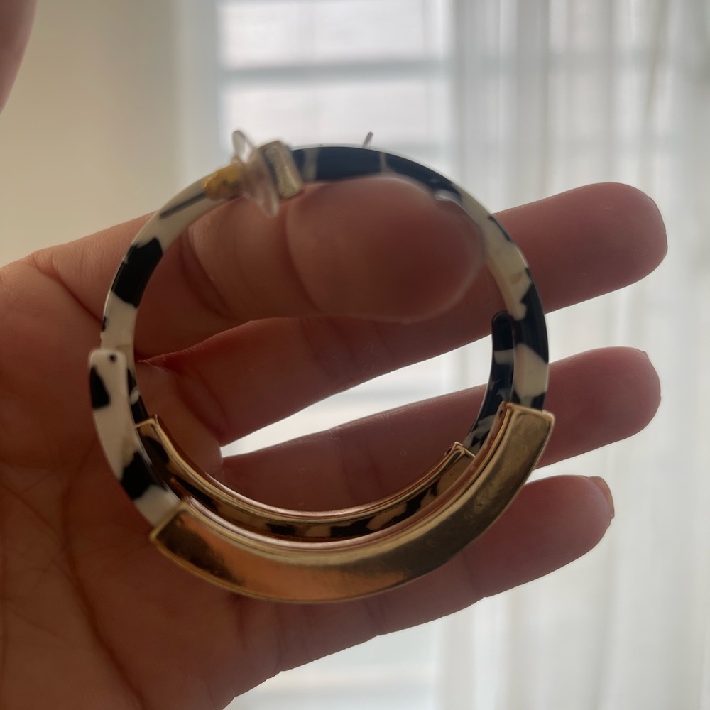 Hoops Earrings.